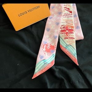 Louis Vuitton bandeau scarf